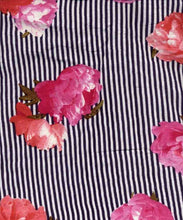 Load image into Gallery viewer, X1911-SF3665 C4. NAVY/FUCSHIA/CORAL WOVENS PRINTS
