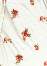 Load image into Gallery viewer, P2243-FL51198 C7 OFFWHT/RUST RIB PRINT FLORAL
